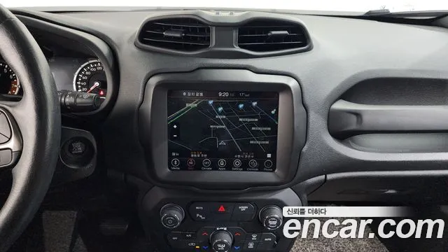 Jeep Renegade 2019 — фото 15