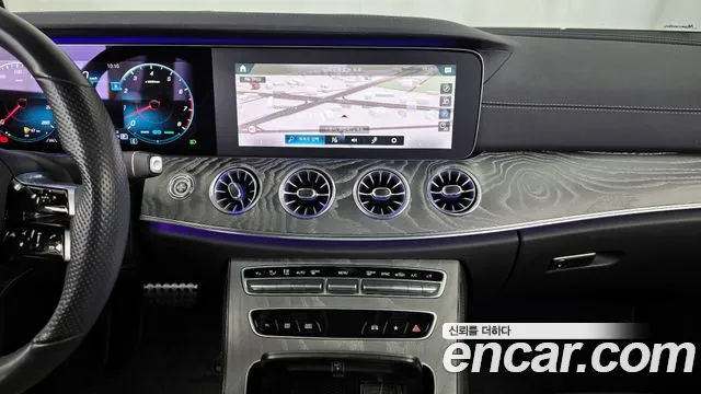 Mercedes-Benz E-Class 2021 — фото 15