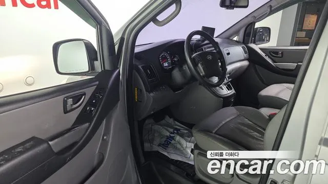 Hyundai Starex 2016 — фото 11