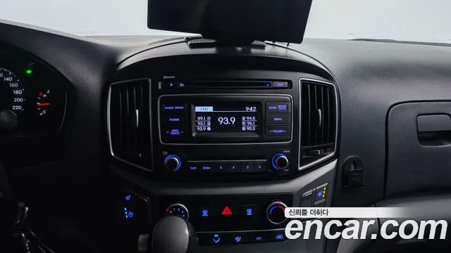Hyundai Starex 2016 — фото 14