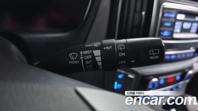 Hyundai Starex 2016 — фото 18