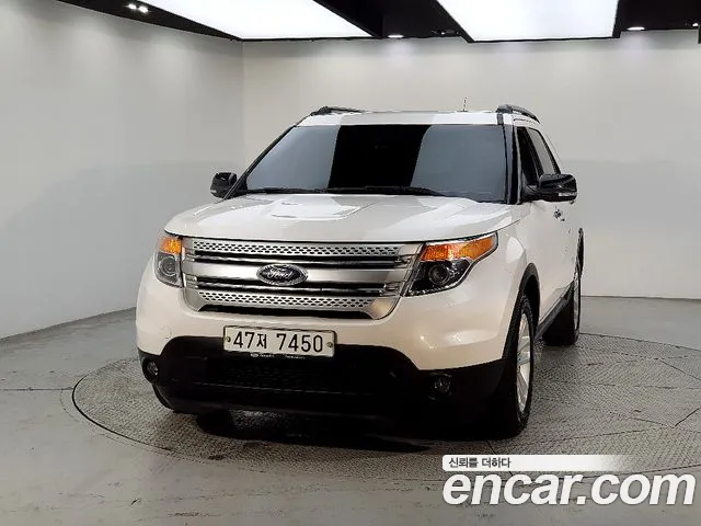 Ford Explorer 2013 — фото 1