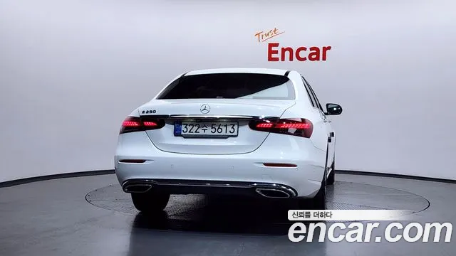 Mercedes-Benz E-Class 2021 — фото 4