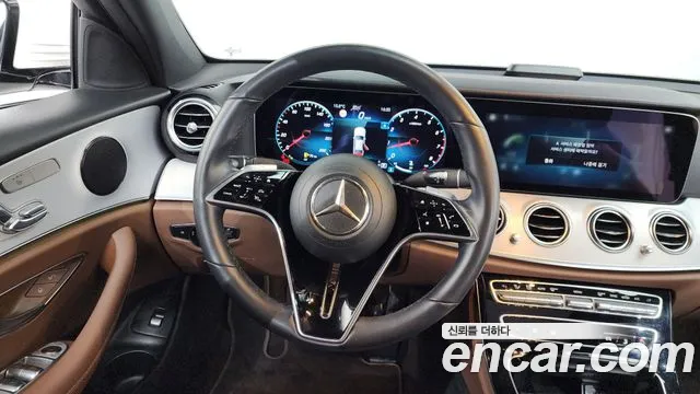 Mercedes-Benz E-Class 2021 — фото 13