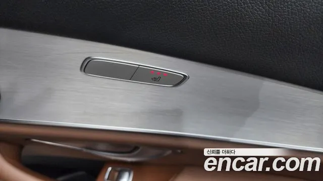 Mercedes-Benz E-Class 2021 — фото 18