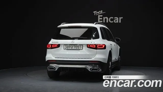 Mercedes-Benz GLB-Class 2021 — фото 4