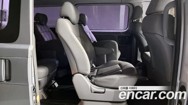 Hyundai Starex 2018 — фото 13