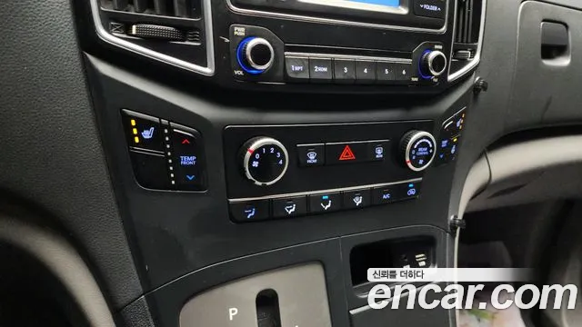 Hyundai Starex 2018 — фото 16