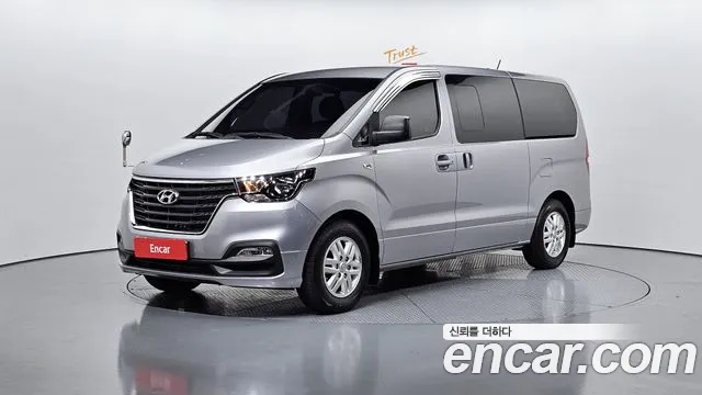 Hyundai Starex 2021 — фото 1