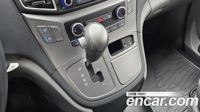 Hyundai Starex 2021 — фото 9