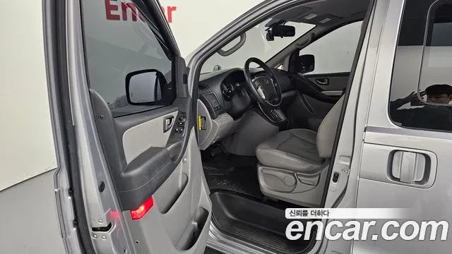 Hyundai Starex 2021 — фото 11