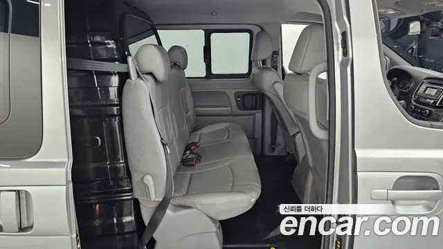 Hyundai Starex 2021 — фото 12