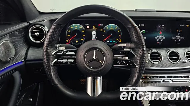 Mercedes-Benz E-Class 2022 — фото 13