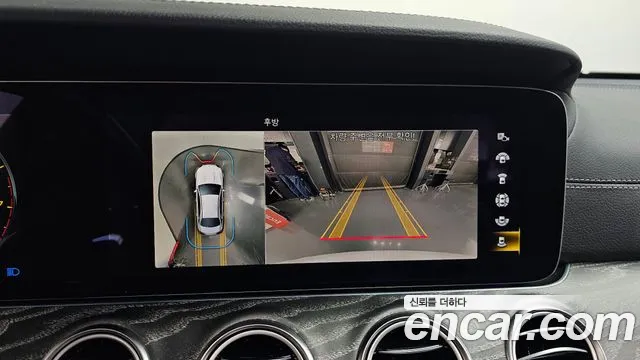 Mercedes-Benz E-Class 2022 — фото 15
