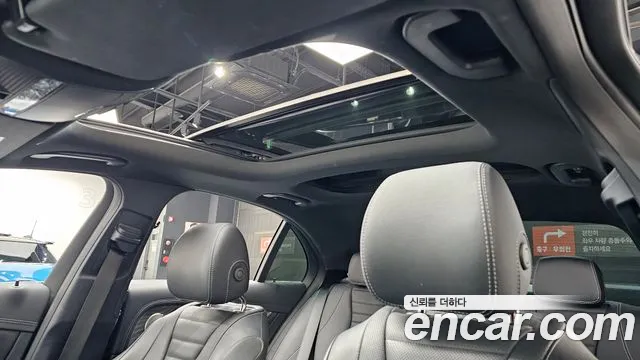 Mercedes-Benz E-Class 2022 — фото 19