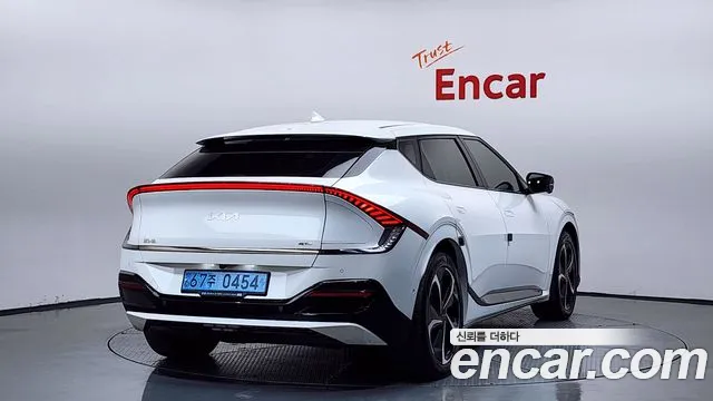 Kia EV6 2022 — фото 2