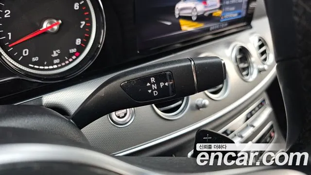 Mercedes-Benz E-Class 2020 — фото 9