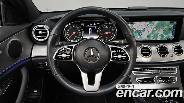 Mercedes-Benz E-Class 2020 — фото 13