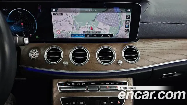 Mercedes-Benz E-Class 2021 — фото 14