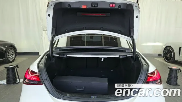 Mercedes-Benz E-Class 2021 — фото 20