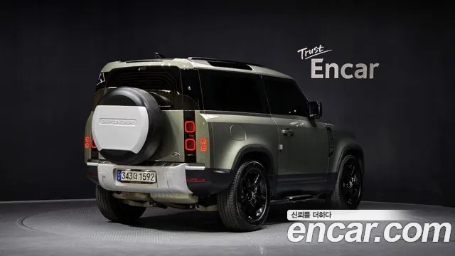 Land Rover Defender 2022 — фото 2