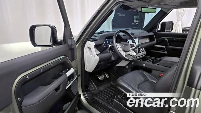 Land Rover Defender 2022 — фото 10