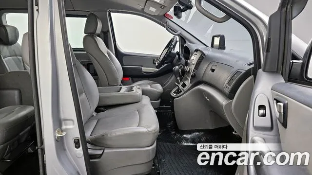Hyundai Starex 2015 — фото 10