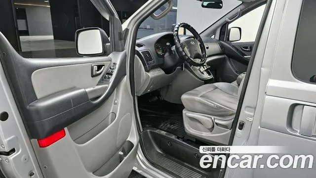 Hyundai Starex 2015 — фото 11