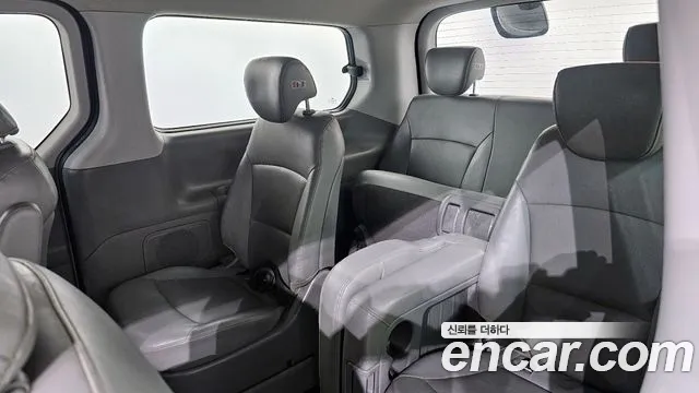 Hyundai Starex 2015 — фото 13