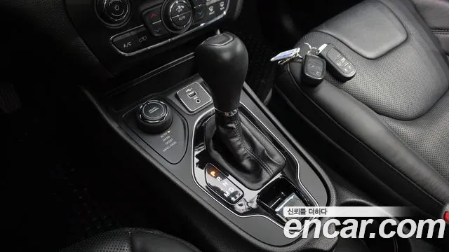 Jeep Cherokee 2021 — фото 9
