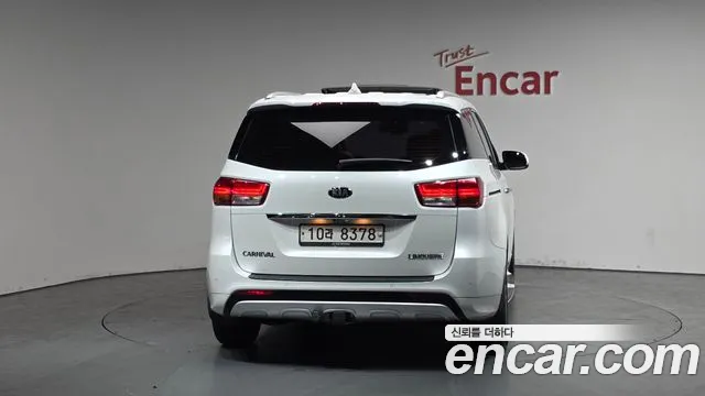 Kia Canival 2018 — фото 3
