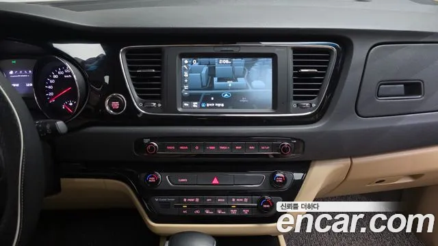 Kia Canival 2018 — фото 13