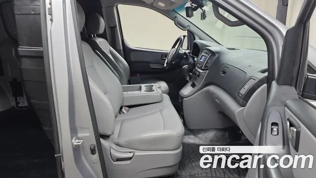 Hyundai Starex 2019 — фото 11
