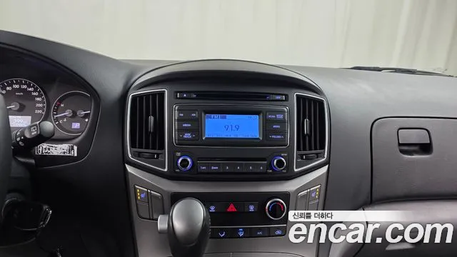 Hyundai Starex 2019 — фото 14