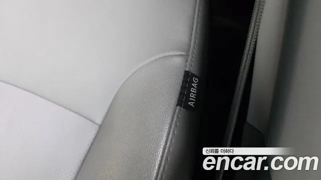 Hyundai Starex 2019 — фото 18