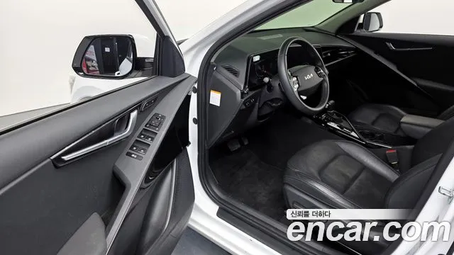 Kia Niro 2022 — фото 10