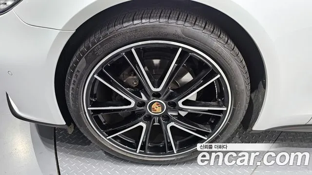 Porsche Panamera 2021 — фото 5