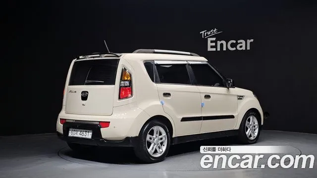 Kia Soul 2010 — фото 2
