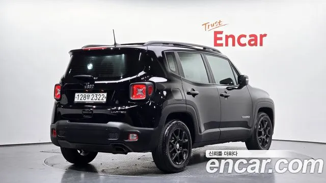 Jeep Renegade 2019 — фото 1
