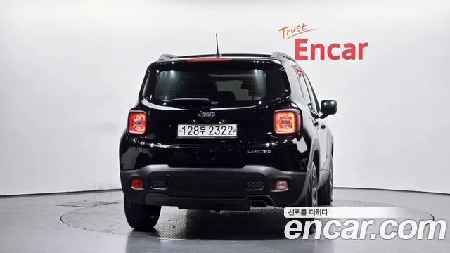 Jeep Renegade 2019 — фото 3