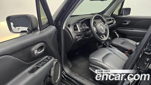 Jeep Renegade 2019 — фото 10