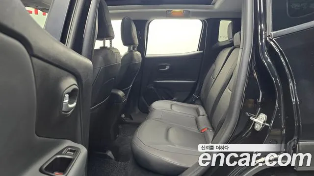 Jeep Renegade 2019 — фото 11