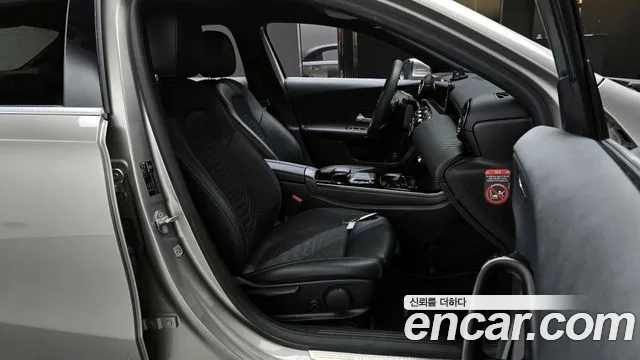 Mercedes-Benz A-Class 2020 — фото 10