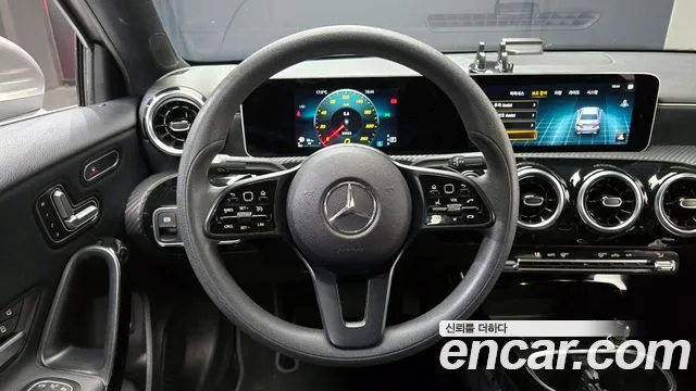 Mercedes-Benz A-Class 2020 — фото 13
