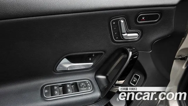 Mercedes-Benz A-Class 2020 — фото 17