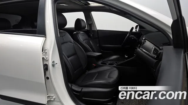 Kia Niro 2017 — фото 10