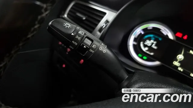 Kia Niro 2017 — фото 19