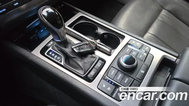 Hyundai Genesis 2015 — фото 9