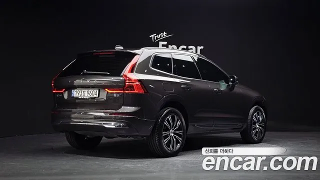 Volvo XC60 2022 — фото 2
