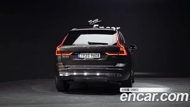 Volvo XC60 2022 — фото 4